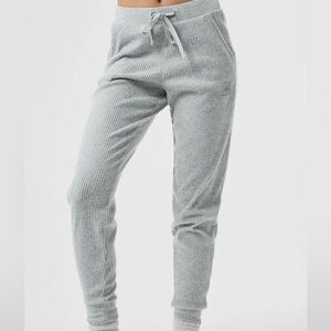 Alo Heather Gray Ribbed Joggers